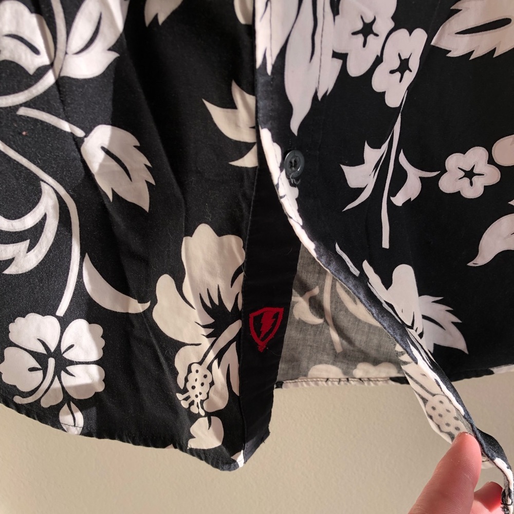 Floral Button Up - Picture 4 of 5